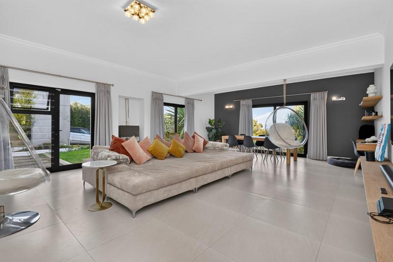 6 Bedroom Property for Sale in Constantia Upper Western Cape